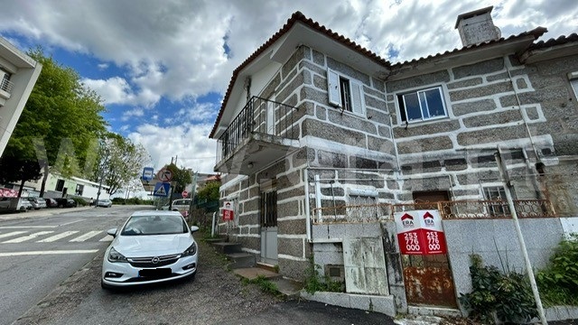 Andar Moradia / Guimarães, Creixomil