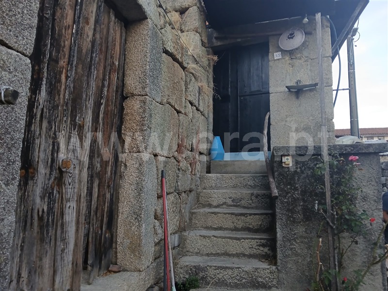 Andar Moradia T3 / Tondela, Castelões