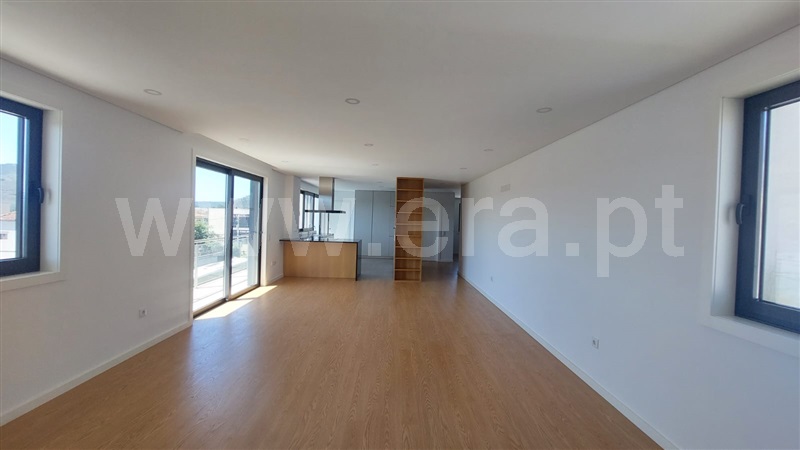 Andar Moradia T3 / Valongo, Campo e Sobrado