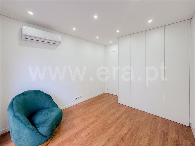 Andar Moradia T4 / Gondomar, Rio Tinto - More