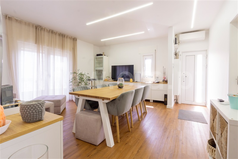 Andar Moradia T4 / Vila Nova de Gaia, Canelas