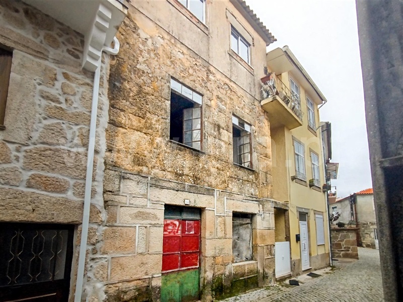 Andar Moradia / Viseu, Abraveses