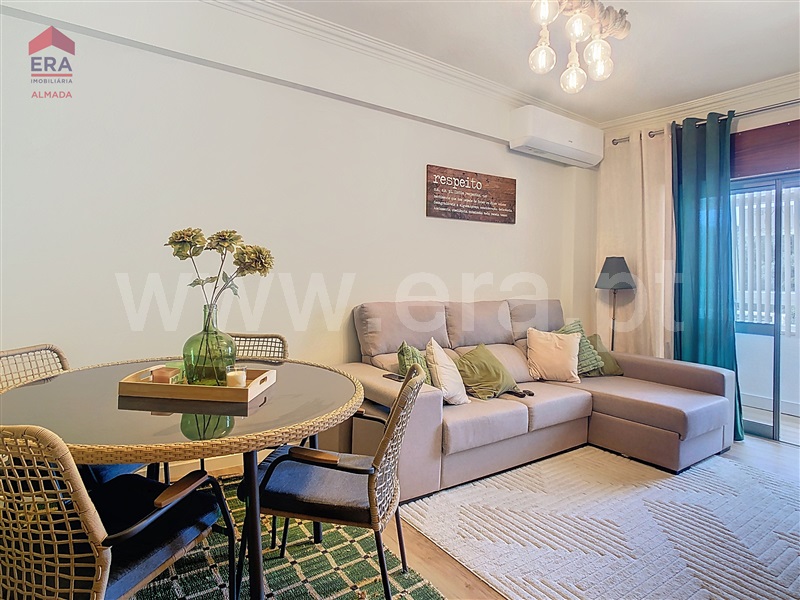 Apartamento T1 / Almada, Laranjeiro e Feijó