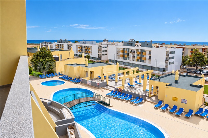 Apartamento T1 em Meia Praia, €300.000