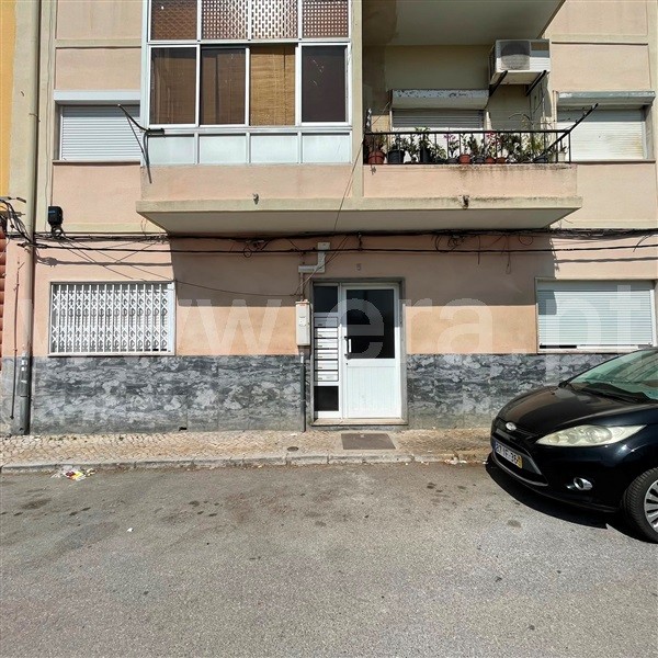 Apartamento T1 em Baixa da Banheira e Vale da Amoreira, €185.000