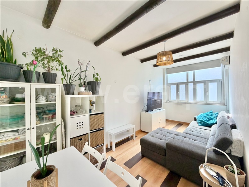 Apartamento T1 / Moita, Bx. Banheira / Mercado Municipal