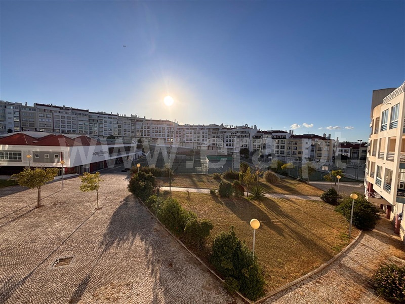 Apartamento T2 / Almada, Charneca de Caparica e Sobreda
