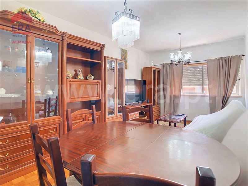 Apartamento T2 / Almada, Pragal/Almada