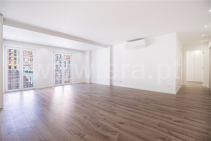 Apartamento T2 / Amadora, Águas Livres