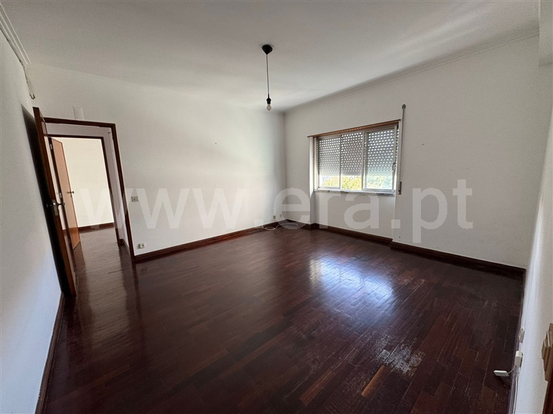 Apartamento T2 / Amadora, Águas Livres