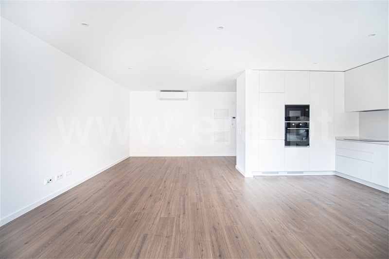 Apartamento T2 / Amadora, Águas Livres