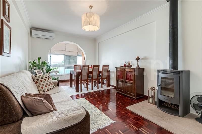 Apartamento T2 / Amadora, Mina de Água