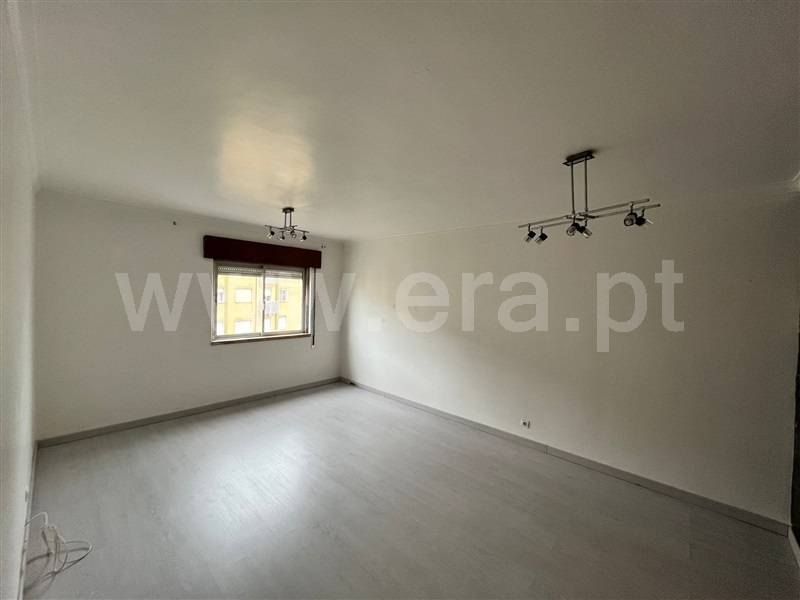 Apartamento T2 / Amadora, Mina de Água