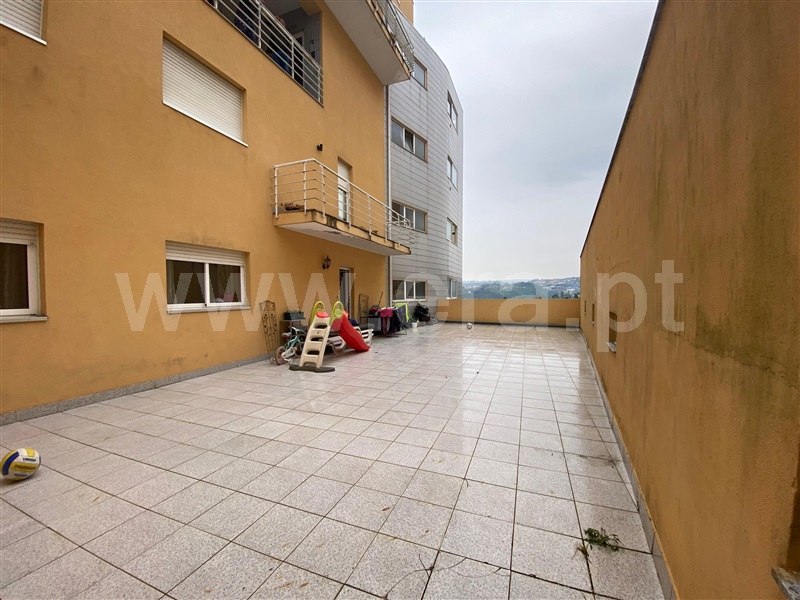 Apartamento T2 / Amarante, Madalena
