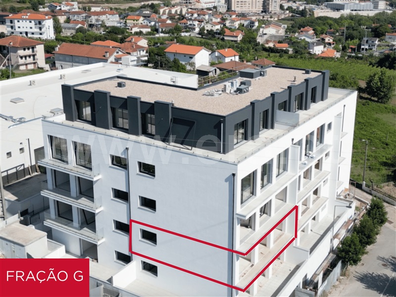 Apartamento T2 / Amarante, Telões