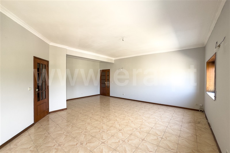 Apartamento T2 / Amares, Feira Nova