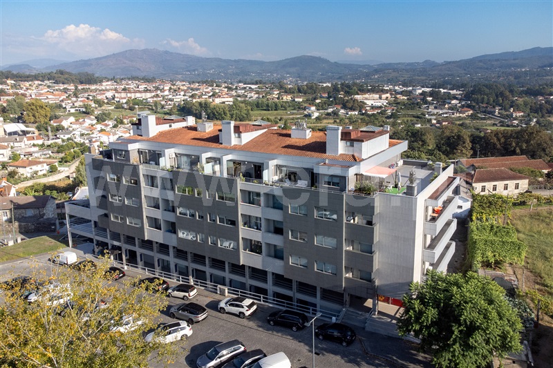 Apartamento T2 / Amares, Feira Nova