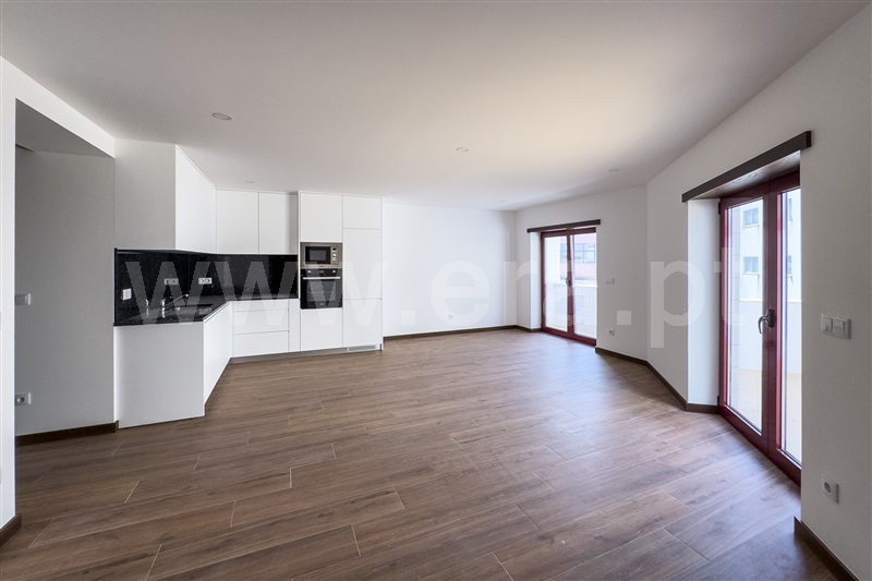 Apartamento T2 / Amares, Feira Nova