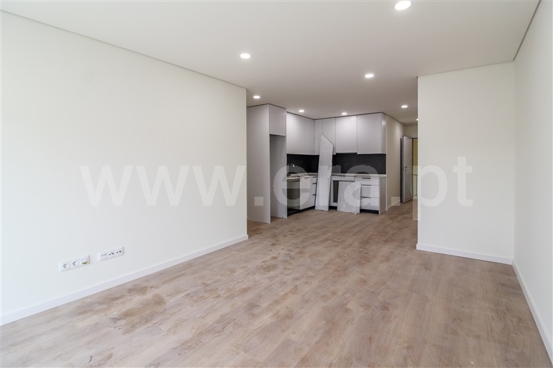 Apartamento T2 / Barcelos, Tamel (São Veríssimo)