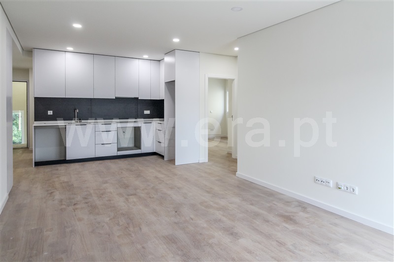 Apartamento T2 / Barcelos, Tamel (São Veríssimo)