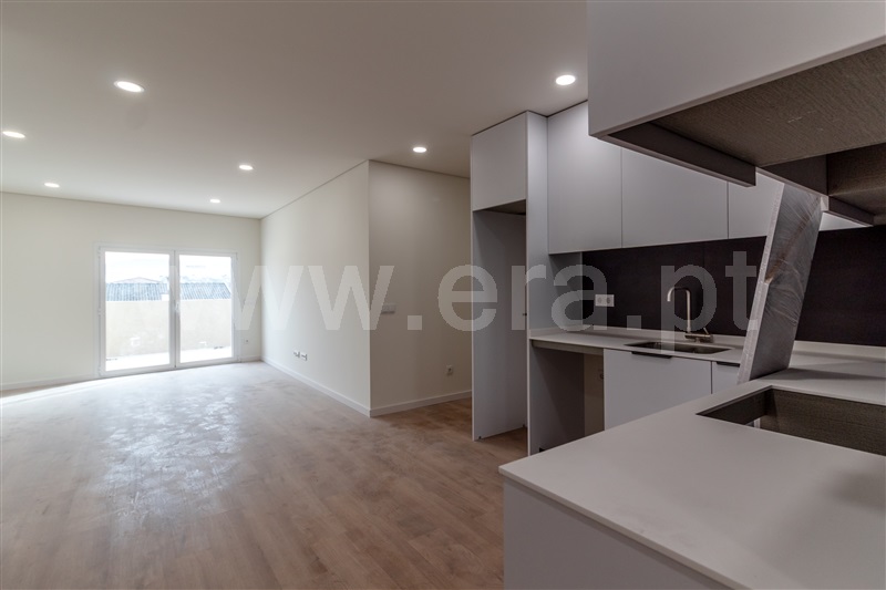 Apartamento T2 / Barcelos, Tamel (São Veríssimo)