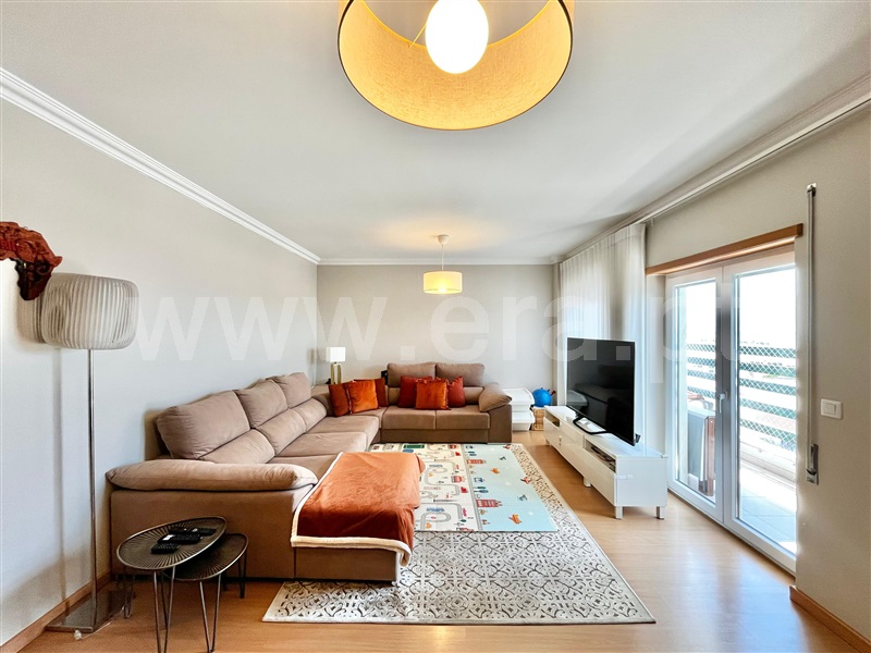 Apartamento T2 / Barreiro, Fidalguinhos / Escola Primária