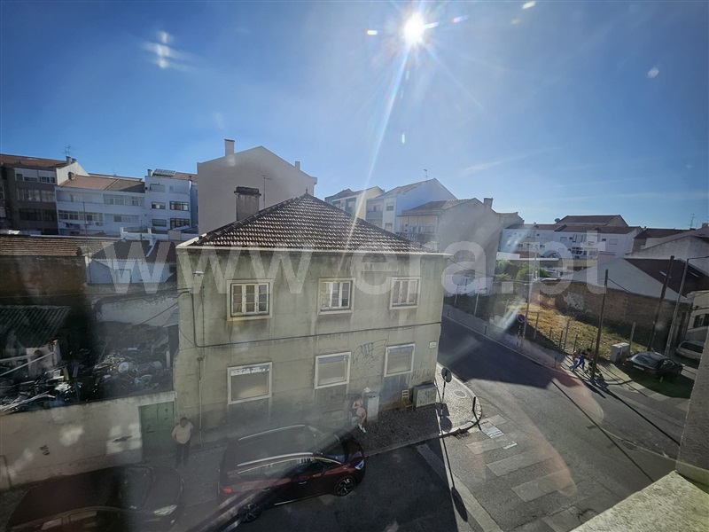 Apartamento T2 / Barreiro, Lavradio / Centro de Saúde