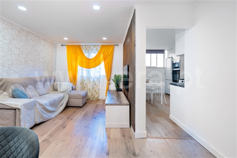 Apartamento T2, Santo António da Charneca, Barreiro