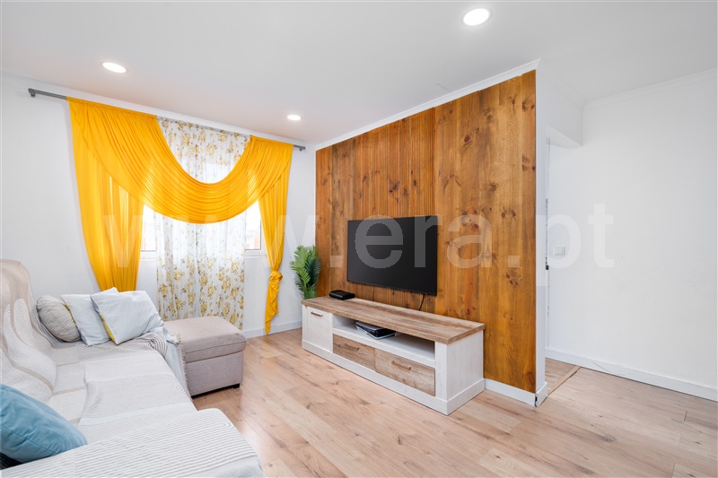 Apartamento T2, Santo António da Charneca, Barreiro (Foto 5 de 16)