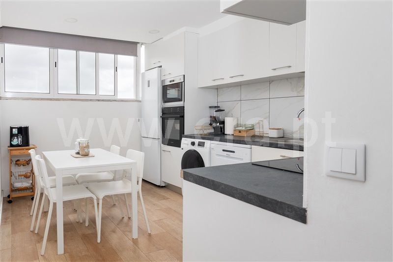 Apartamento T2, Santo António da Charneca, Barreiro (Foto 7 de 16)