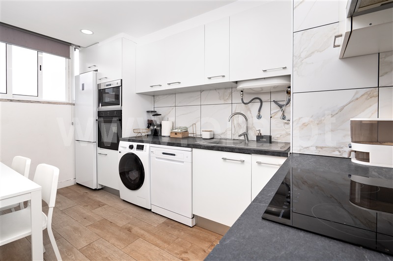 Apartamento T2, Santo António da Charneca, Barreiro (Foto 2 de 16)