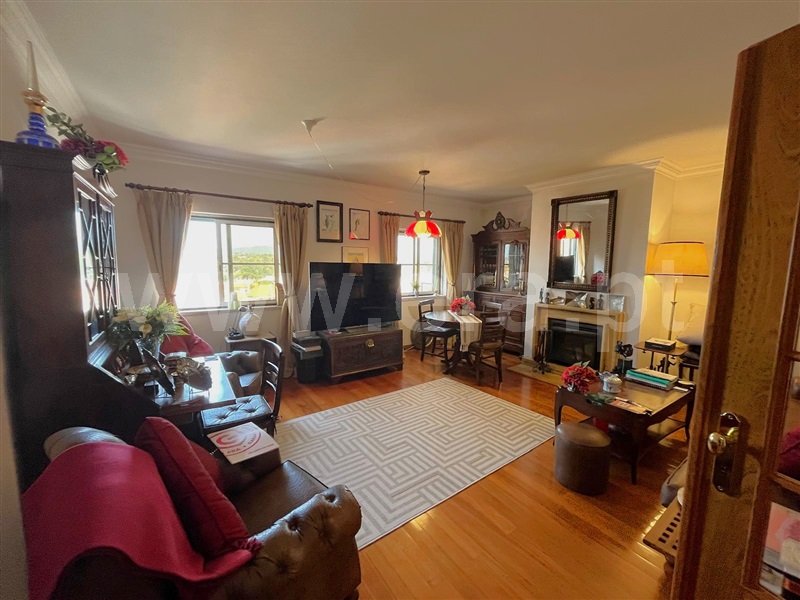 Apartamento T2 / Cascais, Carcavelos e Parede