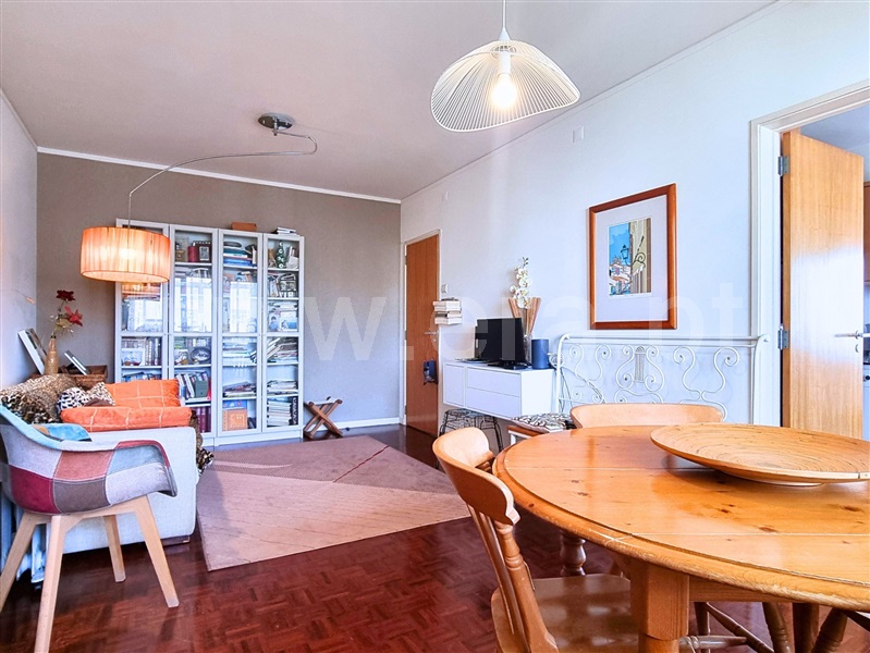 Apartamento T2 / Cascais, Carcavelos e Parede