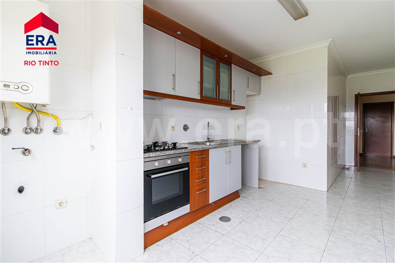 Apartamento T2 à venda em Baguim do Monte - Igreja, Gondomar — foto 2