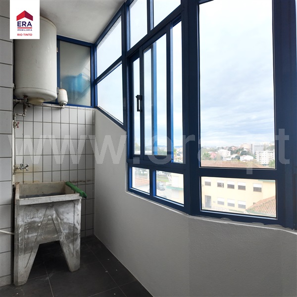 Apartamento T2 à venda em Rio Tinto - Estação, Gondomar — foto 4