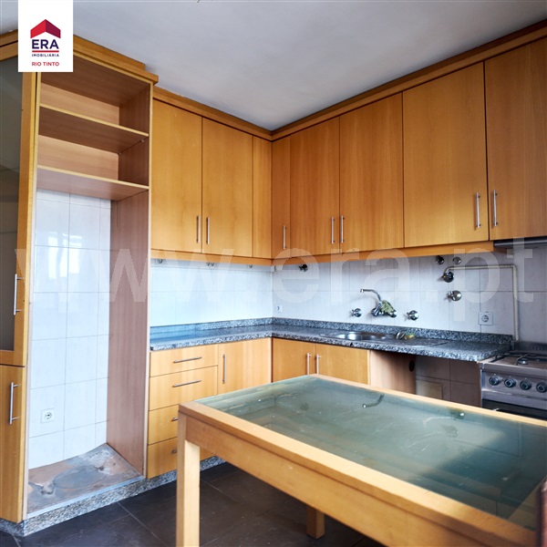 Apartamento T2 à venda em Rio Tinto - Estação, Gondomar — foto 3