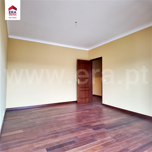 Apartamento T2 à venda em Rio Tinto - Estação, Gondomar — foto 8