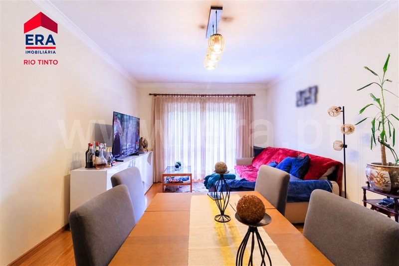 Apartamento T2 à venda em Rio Tinto - Estação, Gondomar — foto 2