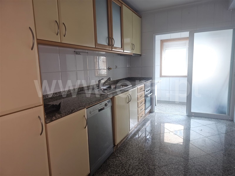 Apartamento T2 / Gondomar, Rio Tinto - Forno