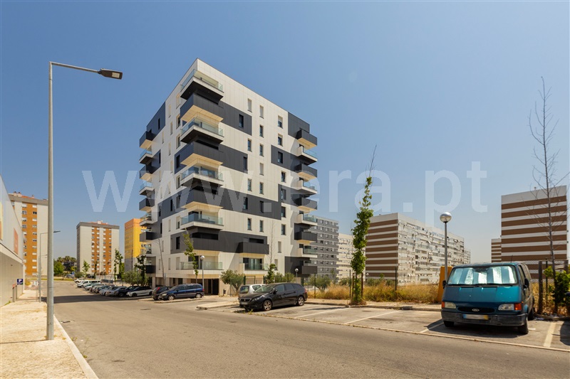 Apartamento T2 / Loures, Portela