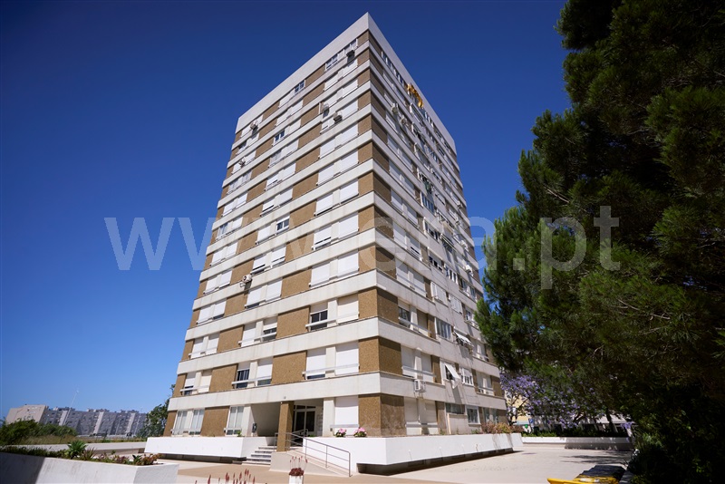 Apartamento T2 / Loures, Portela