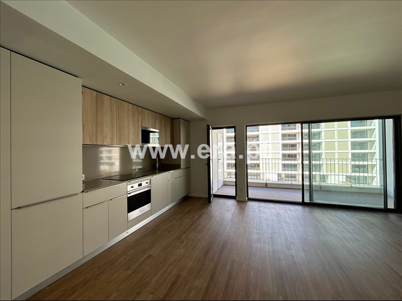 Apartamento T2 / Loures, Santo António dos Cavaleiros e Frielas