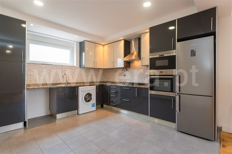 Apartamento T2 / Odivelas, Olival de Basto