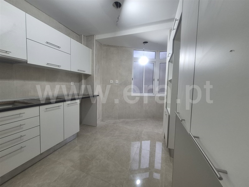 Apartamento T2 / Odivelas, Póvoa de Santo Adrião e Olival Basto