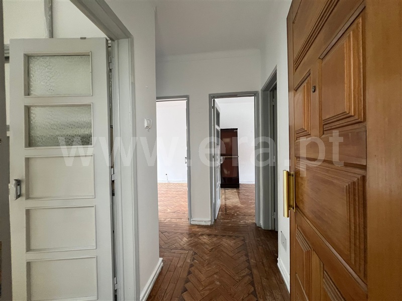 Apartamento T2 / Odivelas, Ramada e Caneças
