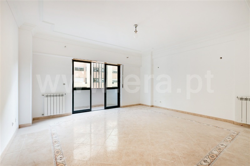 Apartamento T2 / Odivelas, Ramada e Caneças