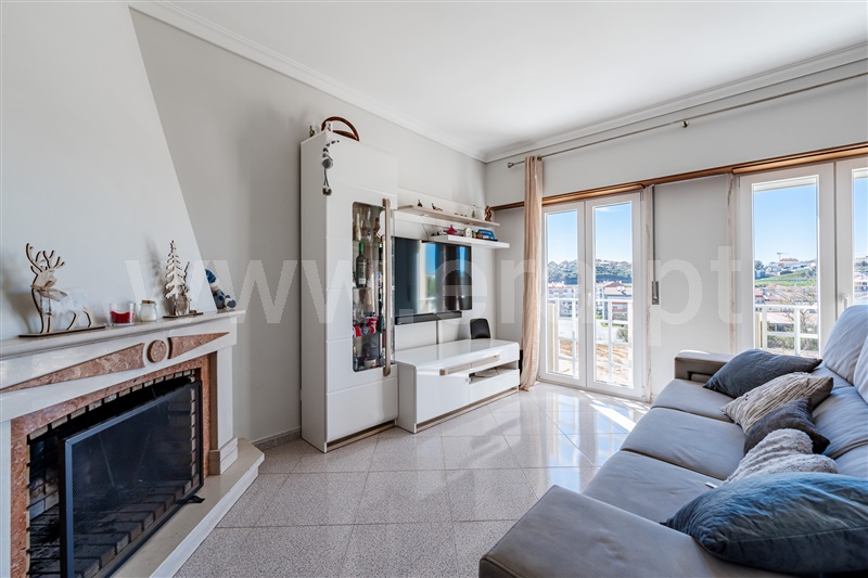 Apartamento T2 / Odivelas, Ramada e Caneças