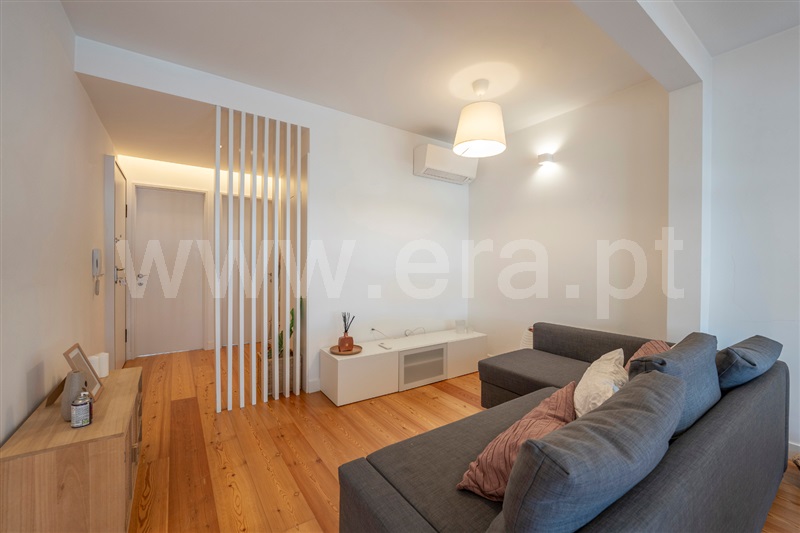 Apartamento T2 / Oeiras, Algés, Linda-a-Velha e Cruz Quebrada-Dafundo