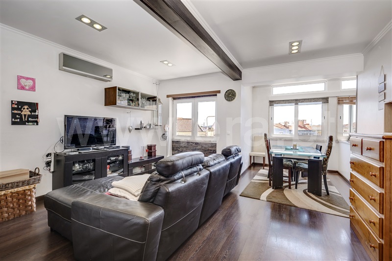 Apartamento T2 / Oeiras, Algés, Linda-a-Velha e Cruz Quebrada-Dafundo