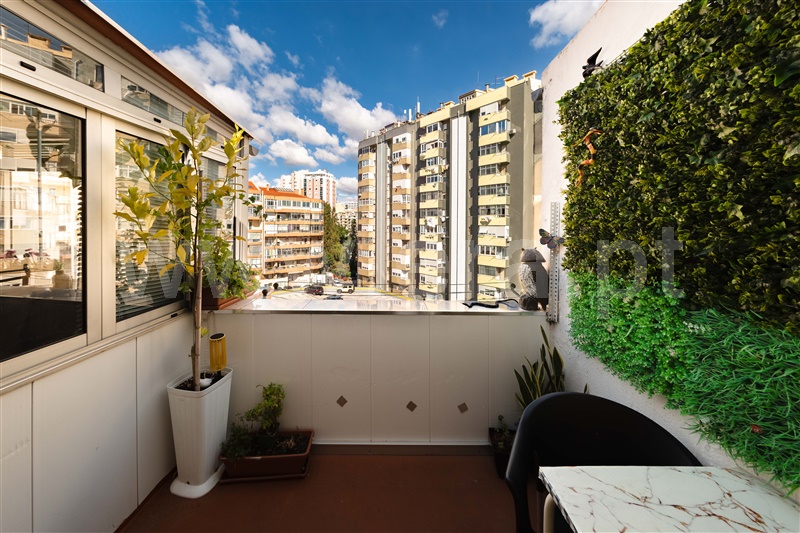 Apartamento T2 em Algés, €385.000